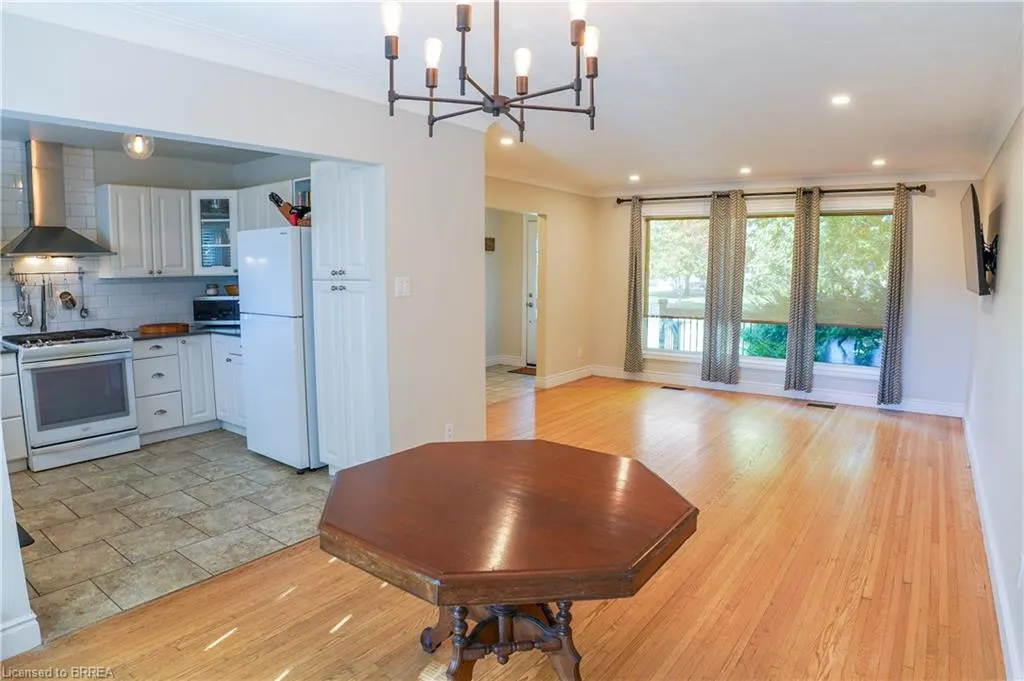 8 Burton Ave Avenue