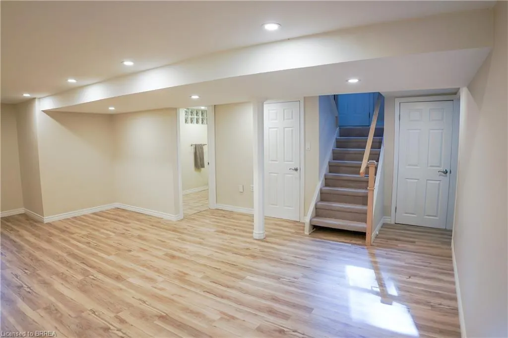 8 Burton Ave Avenue