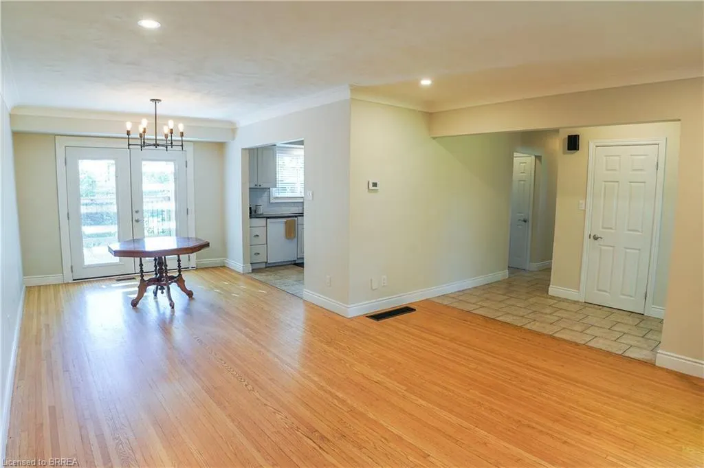 8 Burton Ave Avenue