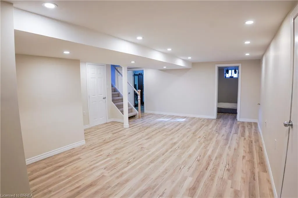 8 Burton Ave Avenue