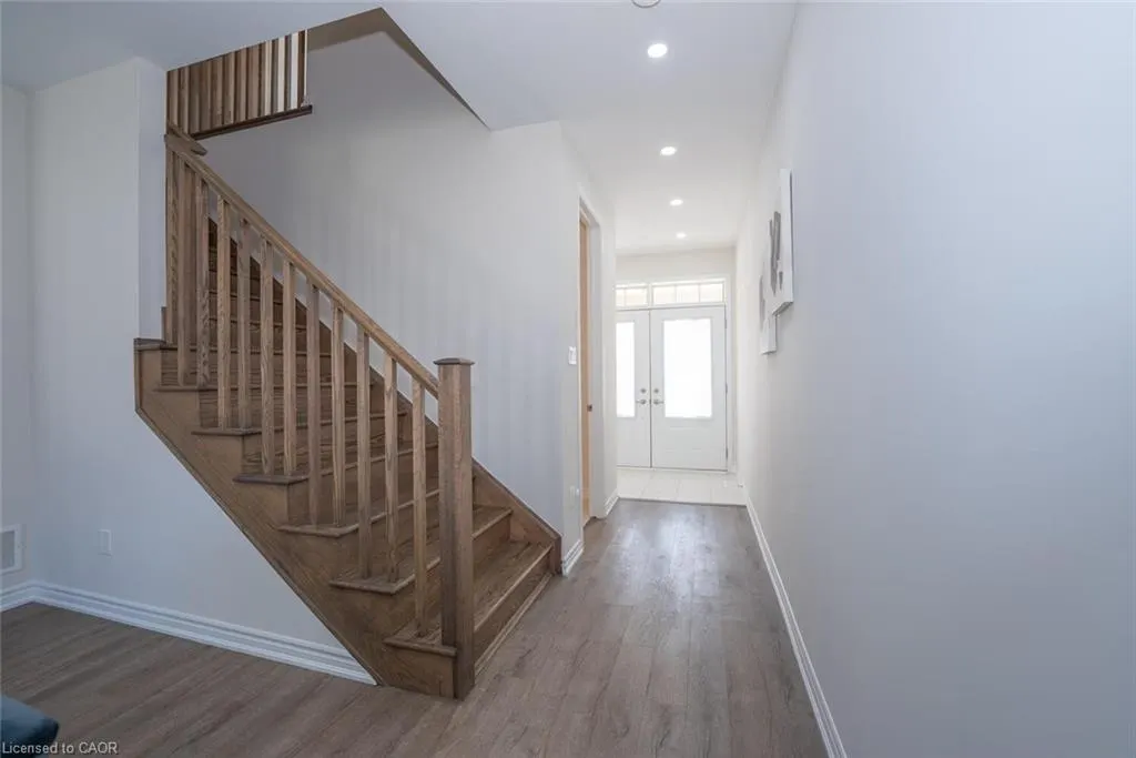 73 Forestwalk Street