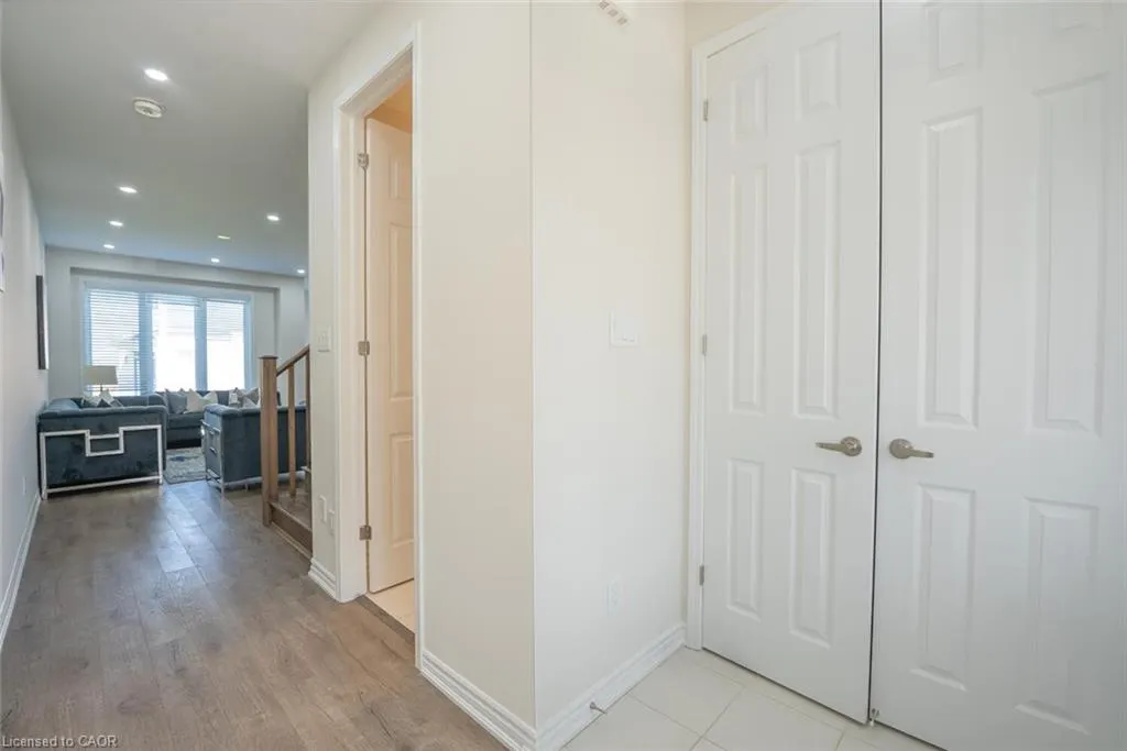 73 Forestwalk Street