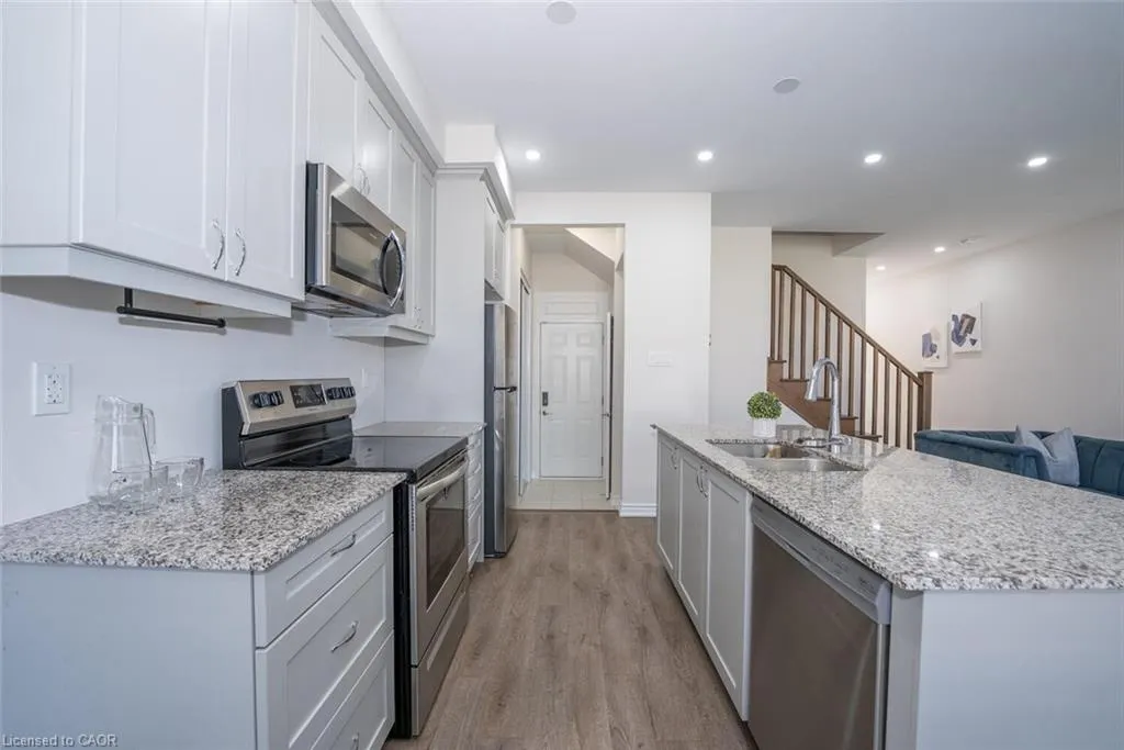 73 Forestwalk Street