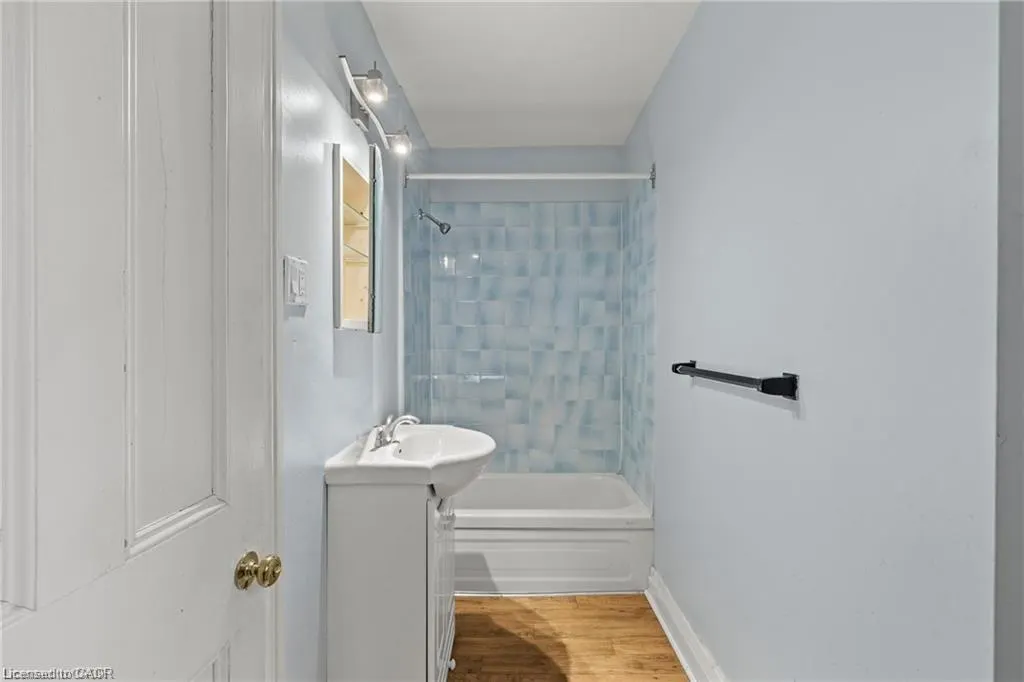 17 Webber Avenue, #6