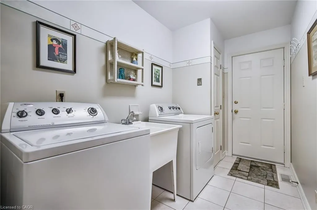 21 Riviera Ridge