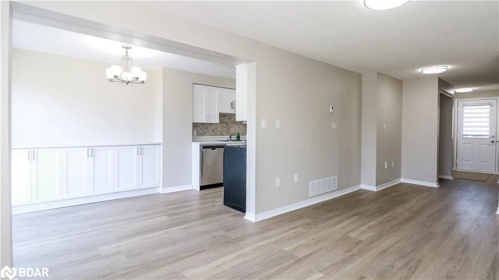 13 Lee Crescent