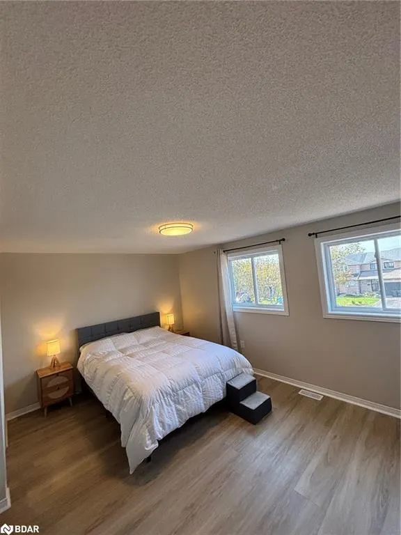 13 Lee Crescent