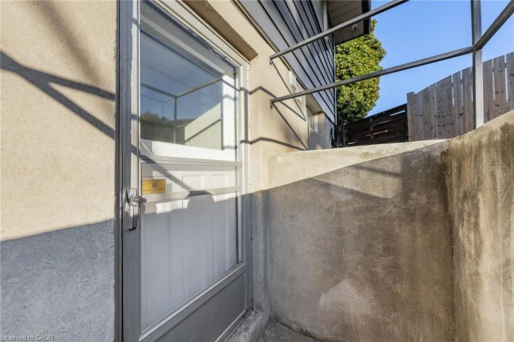 19 Elm Ridge Drive, #LOWER
