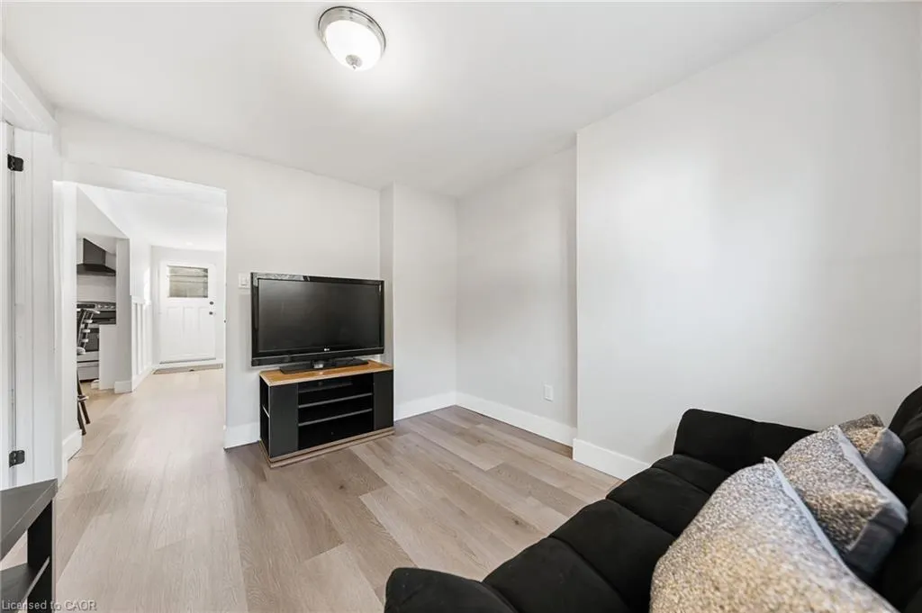 19 Elm Ridge Drive, #LOWER