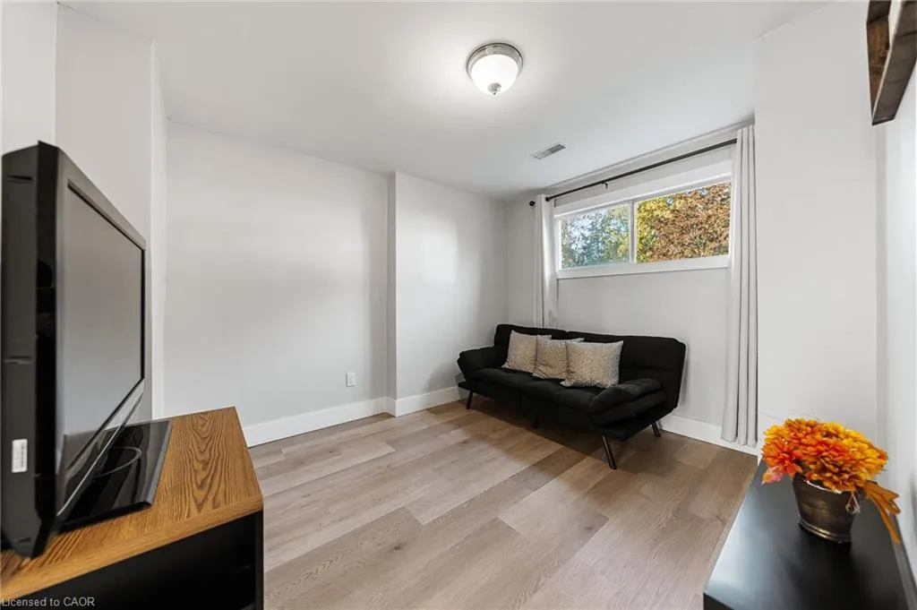 19 Elm Ridge Drive, #LOWER