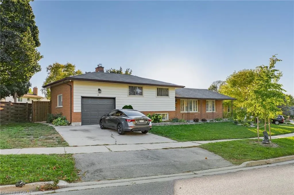 19 Elm Ridge Drive, #LOWER
