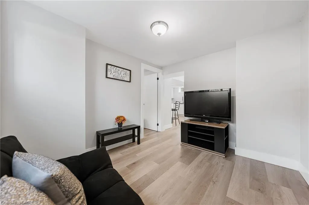 19 Elm Ridge Drive, #LOWER