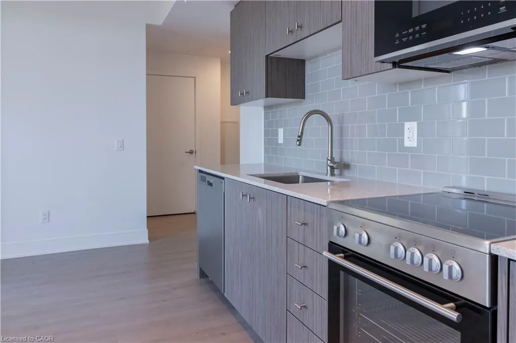 25 Wellington Street S, #1610