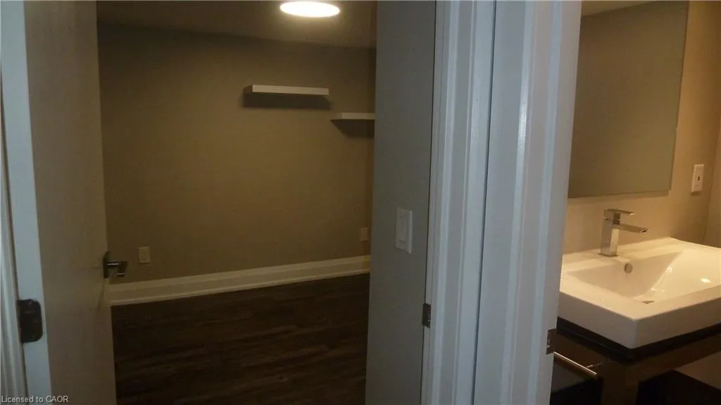 6 Grenville Avenue, #LOWER