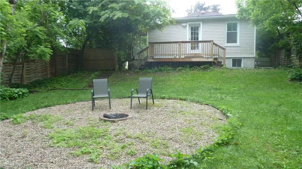 6 Grenville Avenue, #LOWER