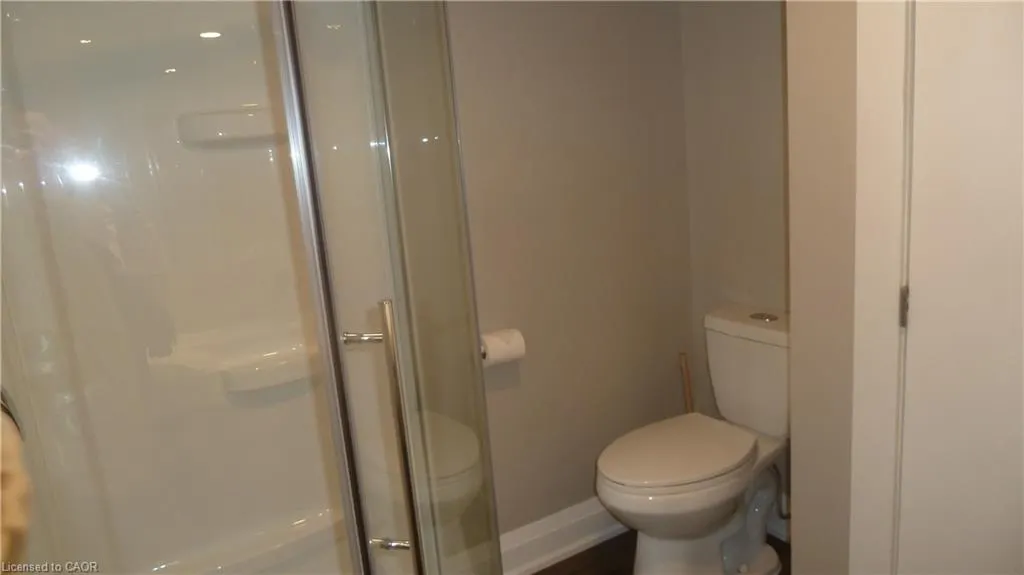 6 Grenville Avenue, #LOWER