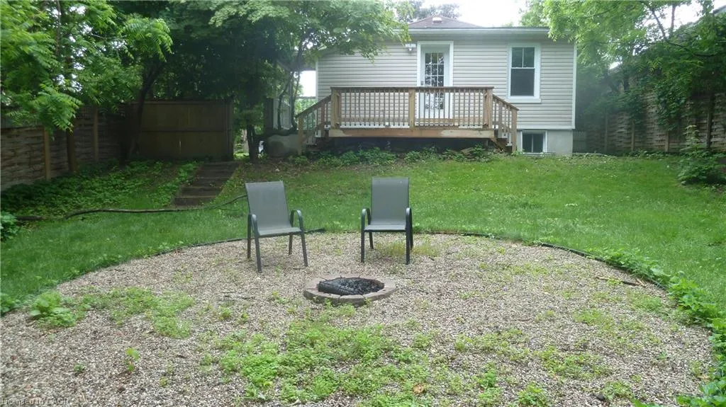 6 Grenville Avenue, #LOWER