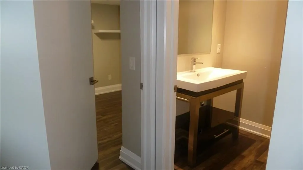 6 Grenville Avenue, #LOWER