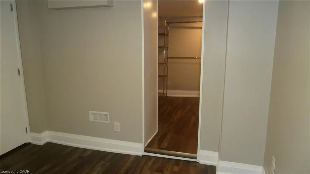 6 Grenville Avenue, #LOWER