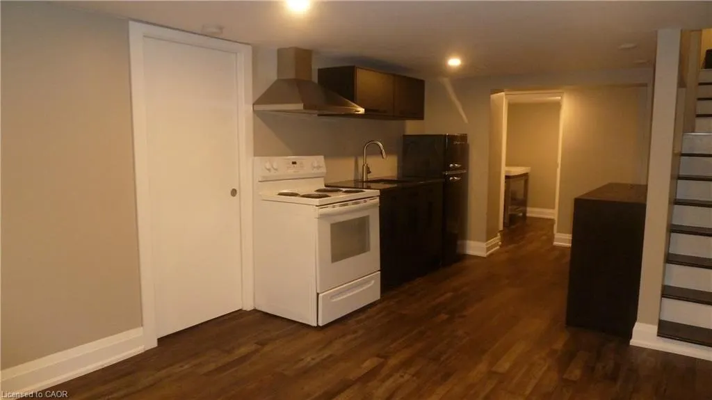 6 Grenville Avenue, #LOWER