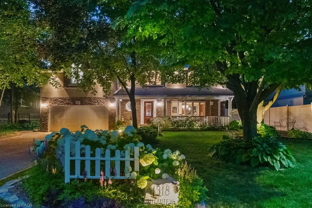 1318 Hillview Crescent