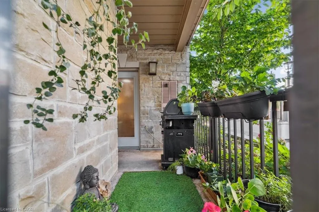 70 Stewart Street, #102