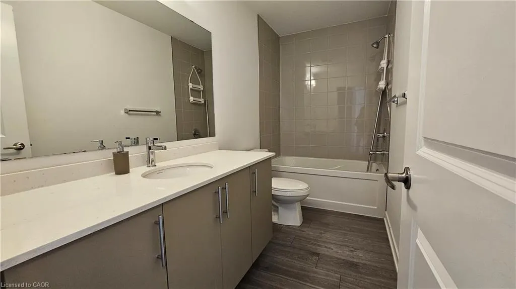 205 West Oak Trail, #3