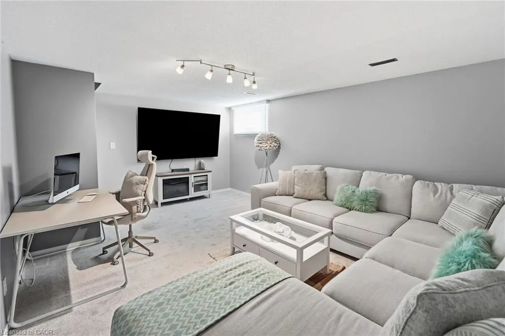 55 Kerman Avenue, #9