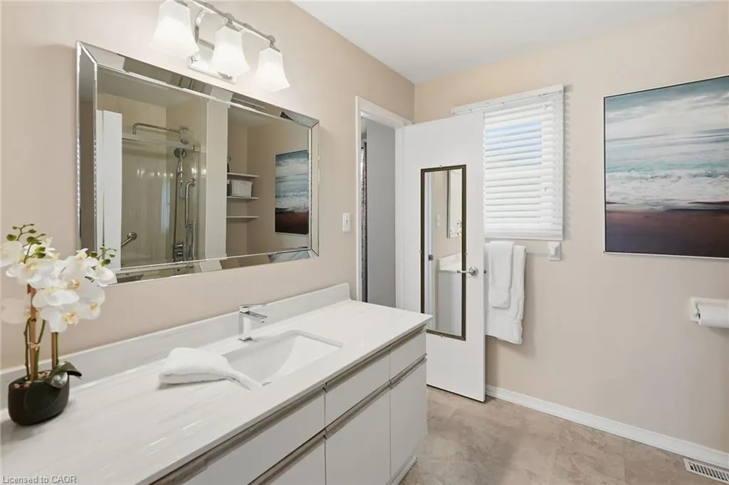 55 Kerman Avenue, #9
