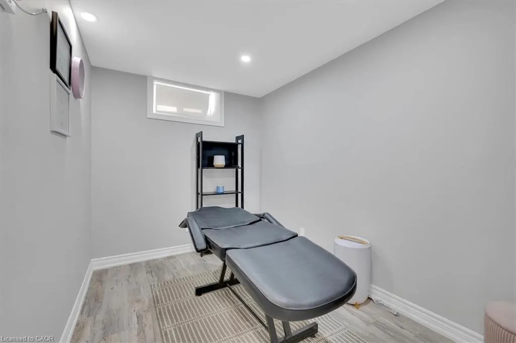 168 Silver Aspen Crescent