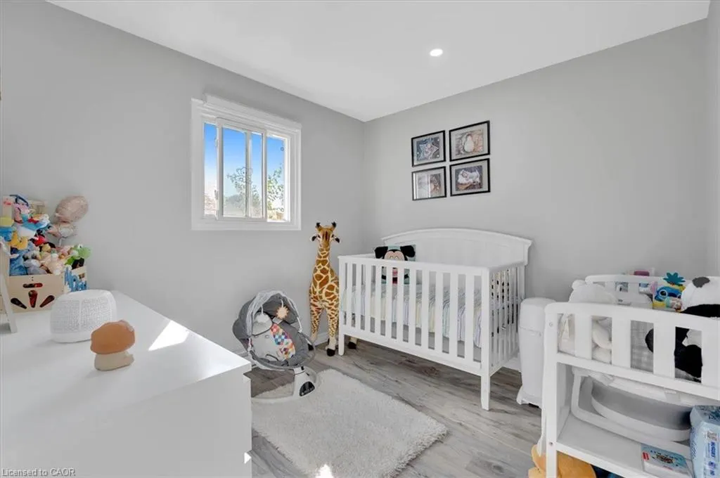 168 Silver Aspen Crescent