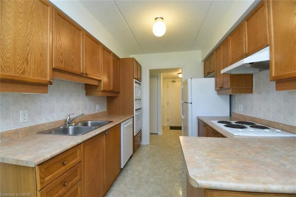 600 Silverbirch Boulevard, #102