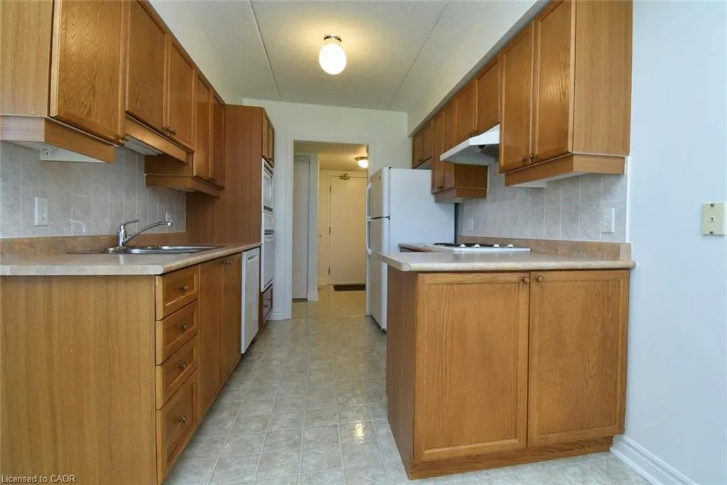 600 Silverbirch Boulevard, #102