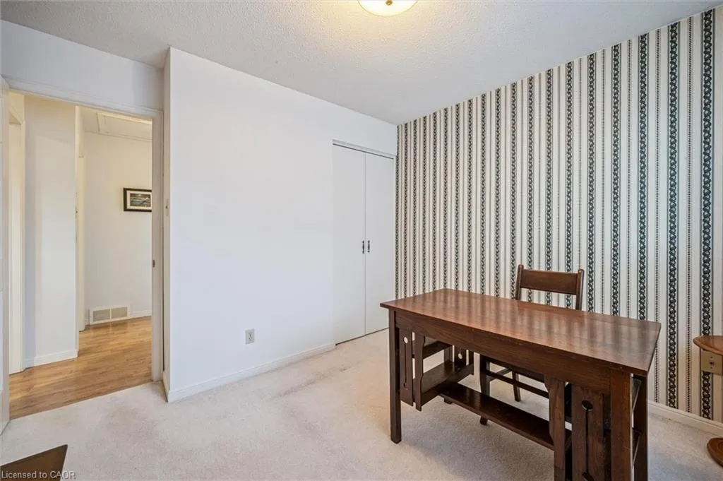 207 Laurentian Drive