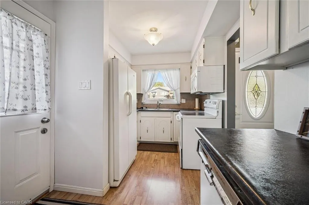 207 Laurentian Drive