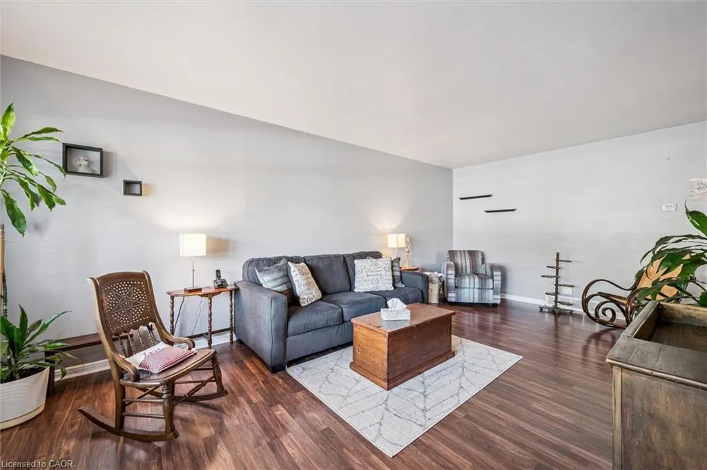 207 Laurentian Drive