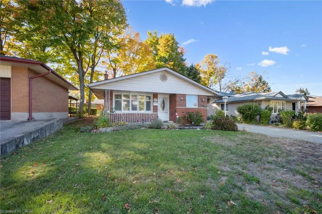 207 Laurentian Drive