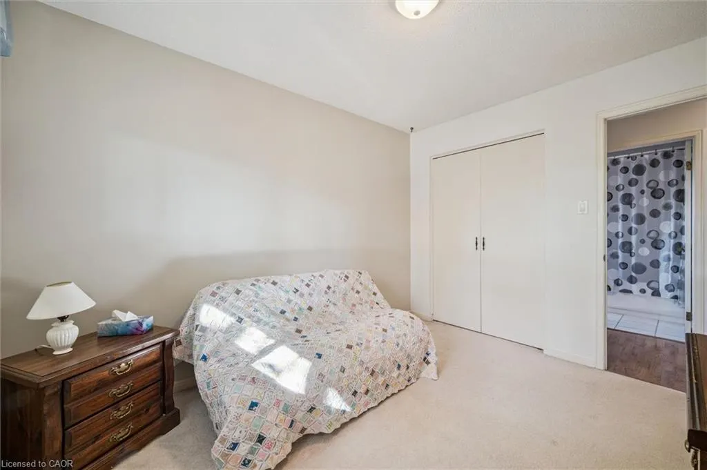 207 Laurentian Drive