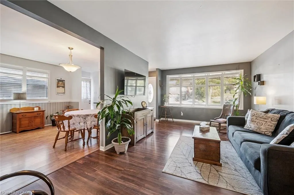 207 Laurentian Drive