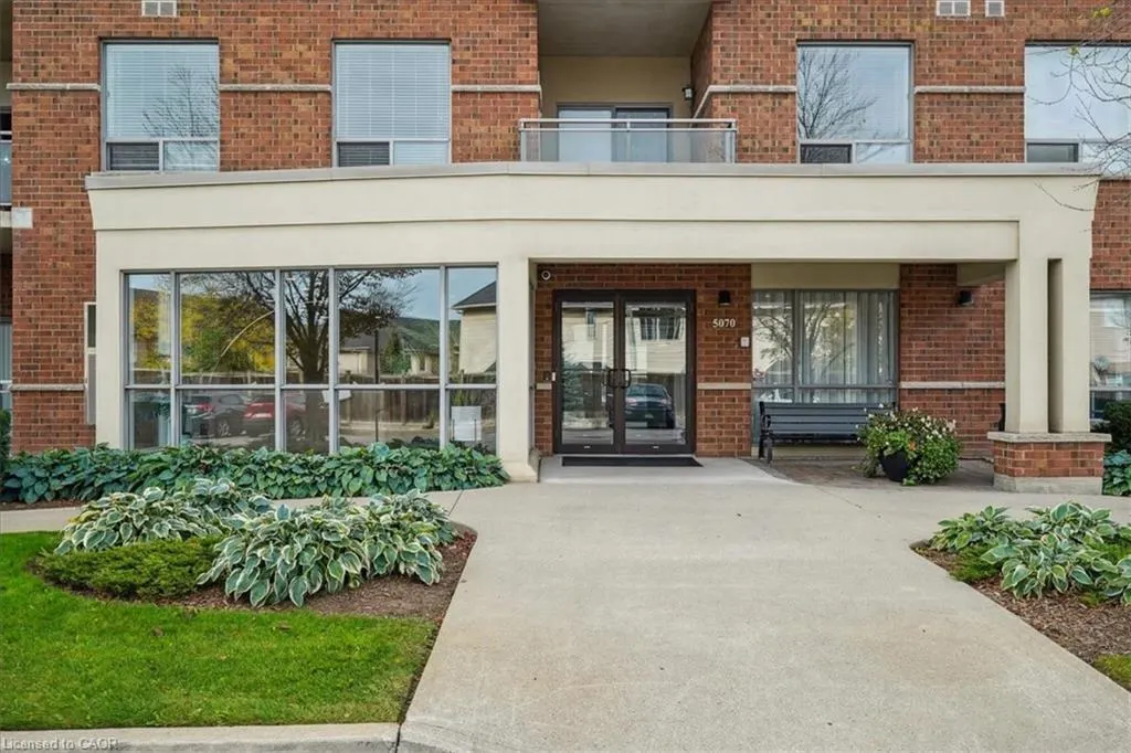 5070 Fairview Street, #102