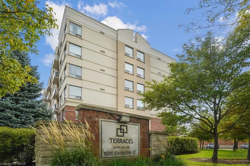 5070 Fairview Street, #102