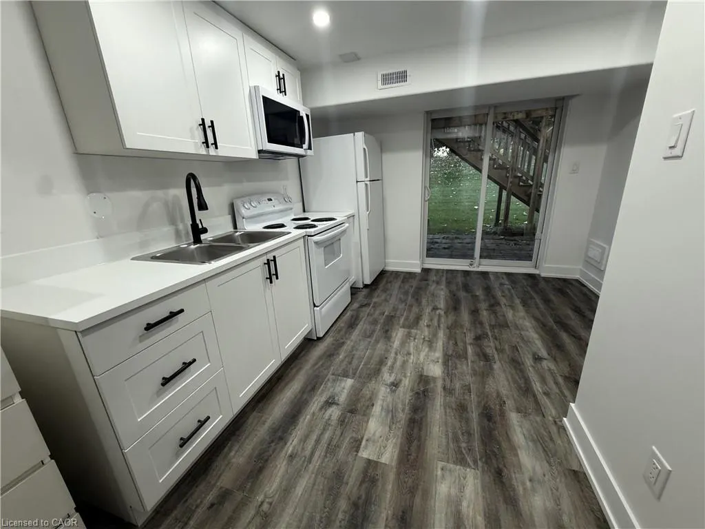 380 Ironwood Road, #LOWER