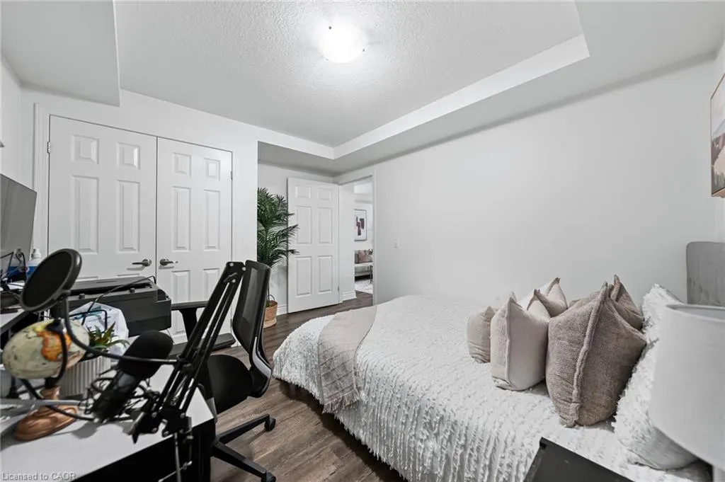 1460 Highland Road W, #6E