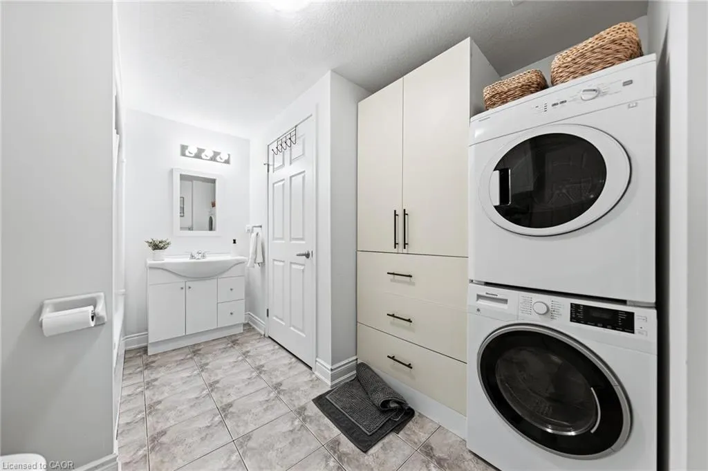 1460 Highland Road W, #6E