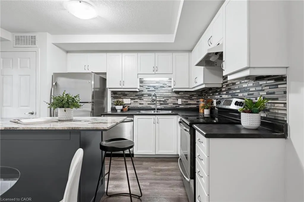 1460 Highland Road W, #6E