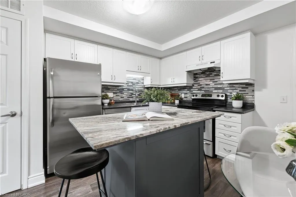 1460 Highland Road W, #6E