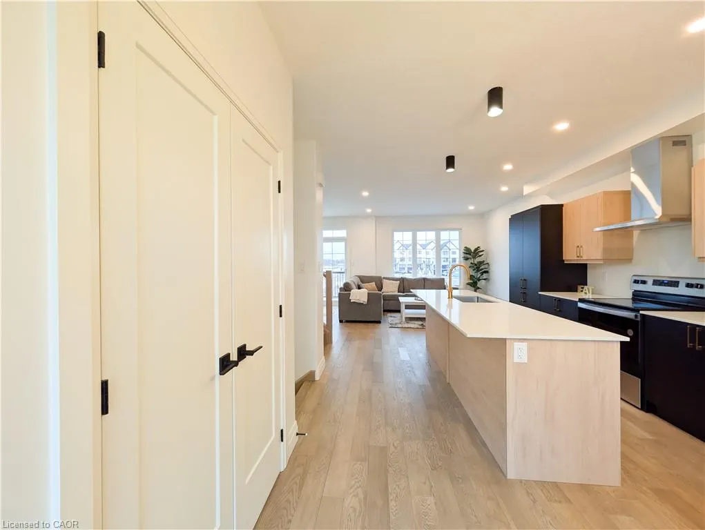 235 Kennington Way, #08