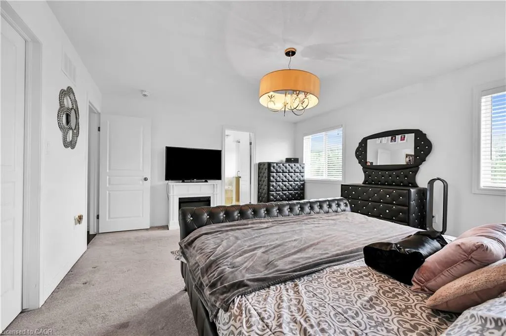 130 Chartwell Circle