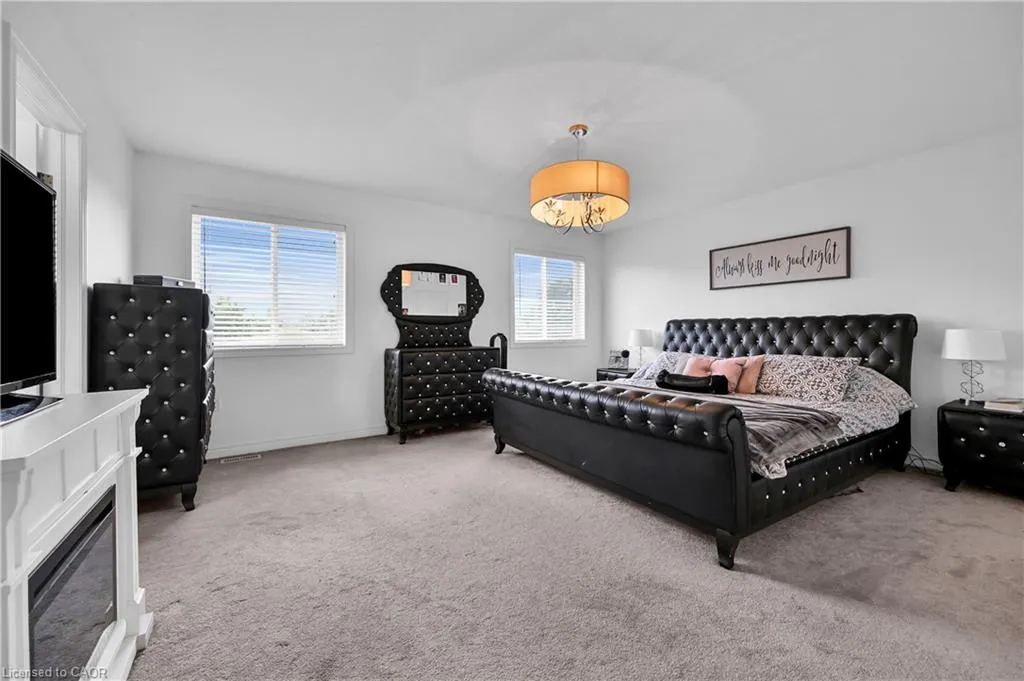 130 Chartwell Circle