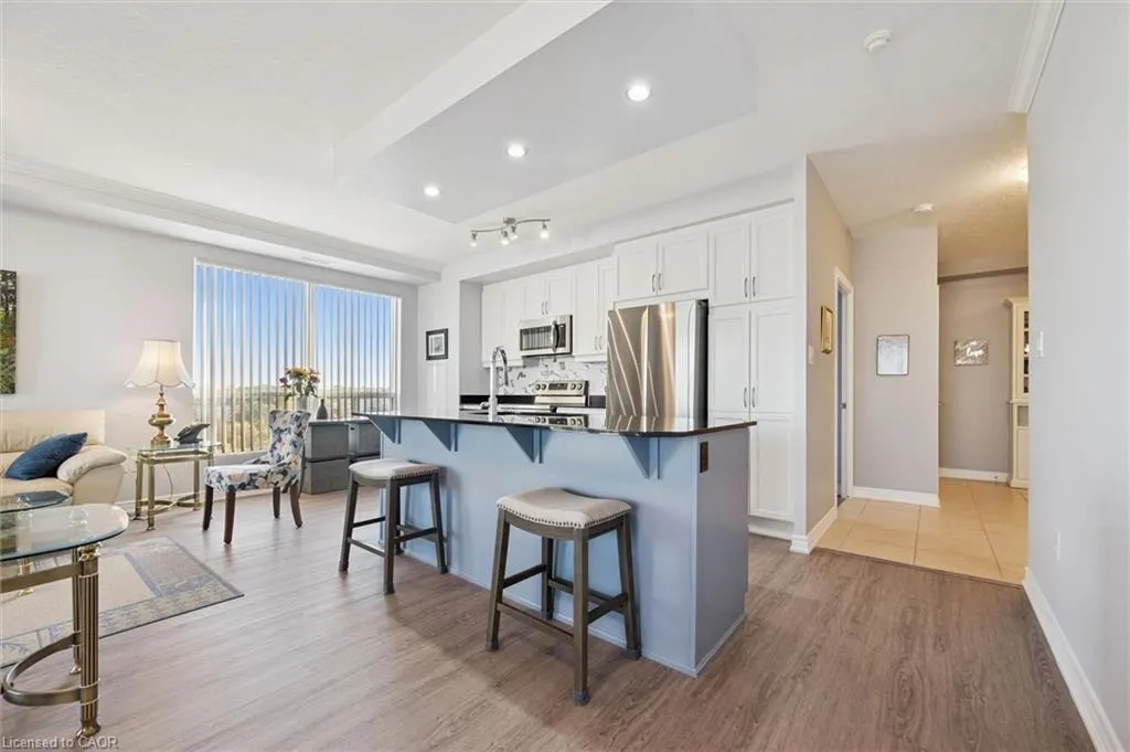539 Belmont Avenue W, #809